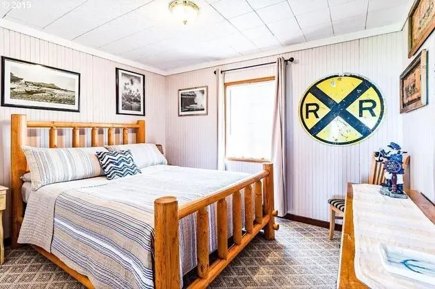 Ev, Birden Çok Yatak (Rockaway Beachhouse)
