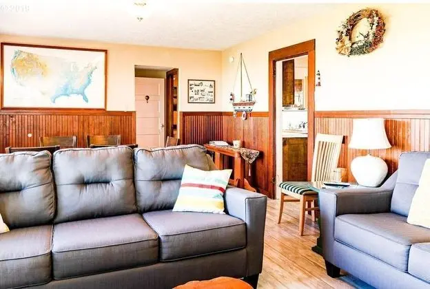 Ev, Birden Çok Yatak (Rockaway Beachhouse)