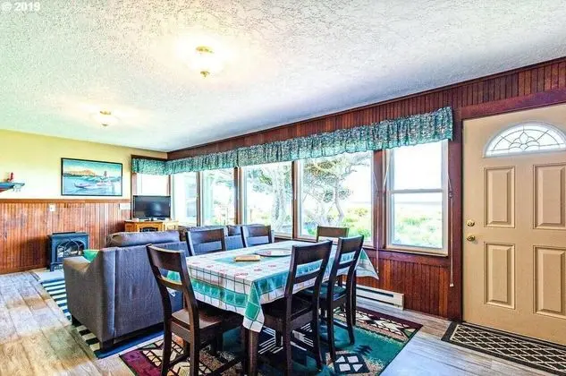 Ev, Birden Çok Yatak (Rockaway Beachhouse)