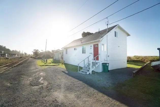 Ev, Birden Çok Yatak (Rockaway Beachhouse)