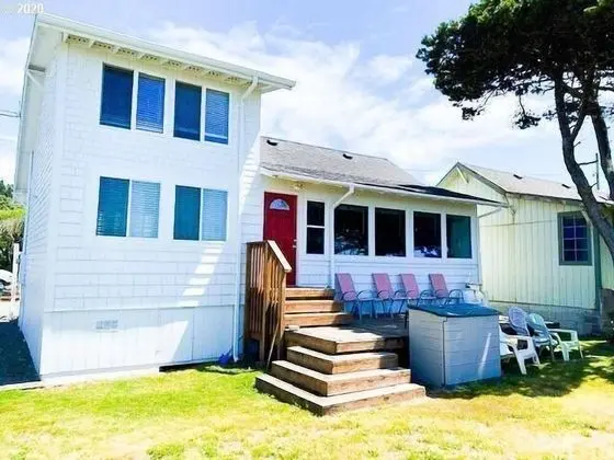 Ev, Birden Çok Yatak (Rockaway Beachhouse)