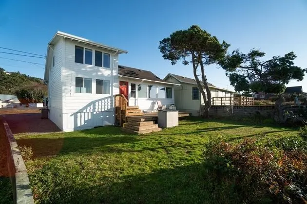Ev, Birden Çok Yatak (Rockaway Beachhouse)