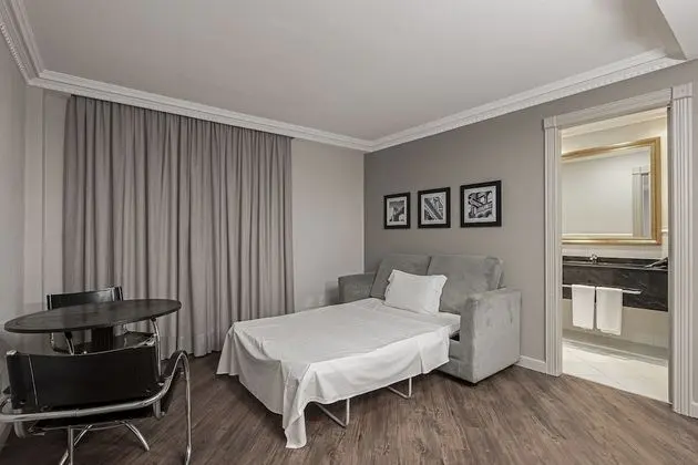 Deluxe Üç Kişilik Oda