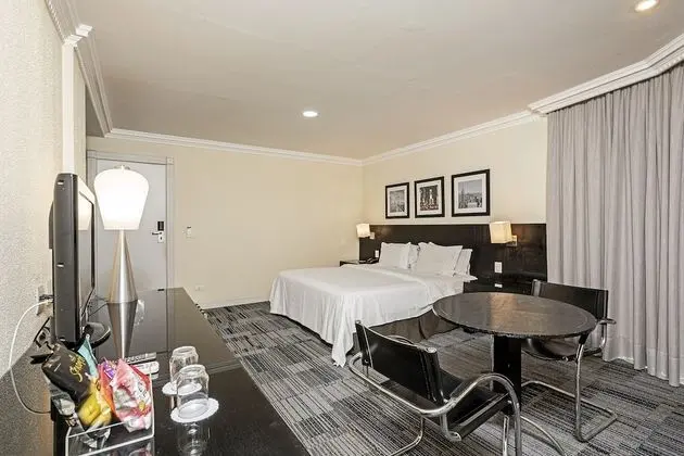 Luxury Tek Büyük Yataklı Oda
