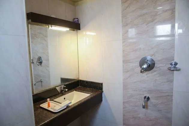 Club Tek Büyük Yataklı Oda, 1 En Büyük (King) Boy Yatak, Sigara İçilmez, Şehir Manzaralı