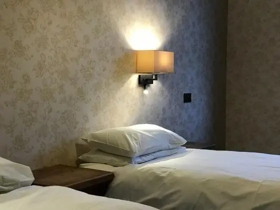 Tek Büyük veya İki Ayrı Yataklı Oda, Banyolu/Duşlu