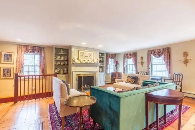 Ev (Rockmere Inn)