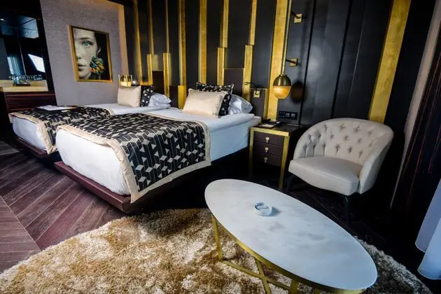 Kara Manzaralı Deluxe Oda