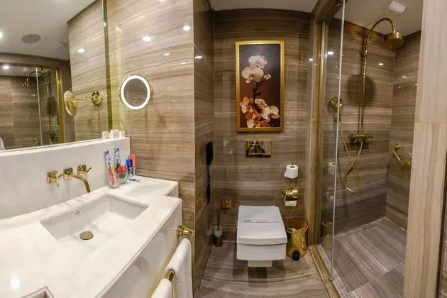 Kara Manzaralı Deluxe Oda