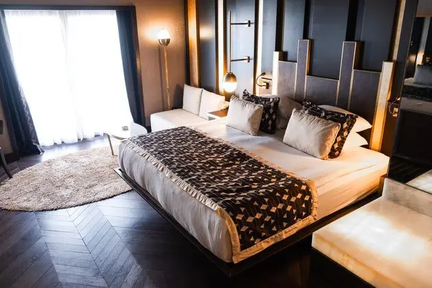 https://images.etstur.com/imgproxy/resize/2560x1440/files/images/hotelImages/etsrooms/166/Rocks_Hotel_20260216121800_1.jpeg