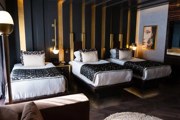 https://images.etstur.com/imgproxy/resize/2560x1440/files/images/hotelImages/etsrooms/166/Rocks_Hotel_20260216121936_2.jpg