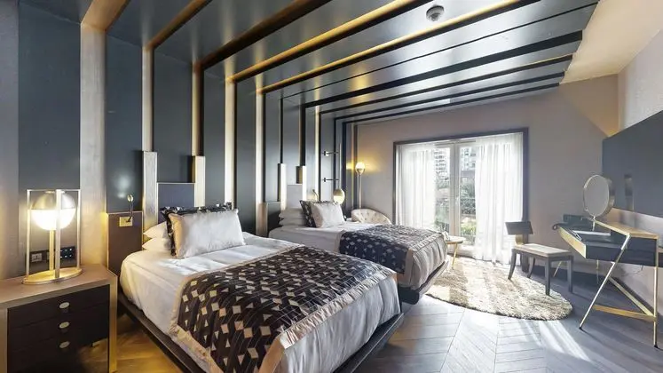 https://images.etstur.com/imgproxy/resize/2560x1440/files/images/hotelImages/etsrooms/166/Rocks_Hotel_20260216122002_2.jpg