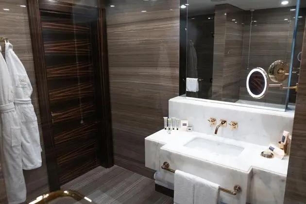 https://images.etstur.com/imgproxy/resize/2560x1440/files/images/hotelImages/etsrooms/166/Rocks_Hotel_20260216122819_1.jpg