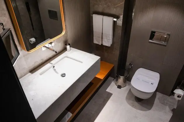https://images.etstur.com/imgproxy/resize/2560x1440/files/images/hotelImages/etsrooms/166/Rocks_Hotel_20260216150951_2.jpg