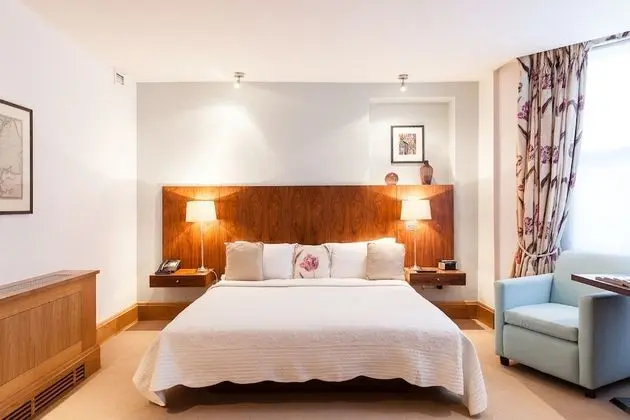 Deluxe Tek Büyük Yataklı Oda