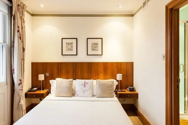 Standard Tek Büyük Yataklı Oda