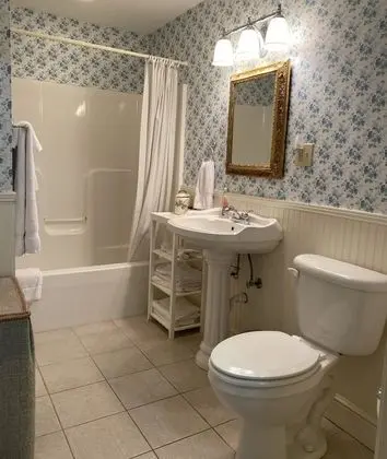 Basic Tek Kişilik Oda, 1 Büyük (Queen) Boy Yatak
