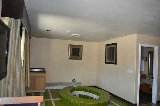 Classic Room With Spa Bath, Smoking
