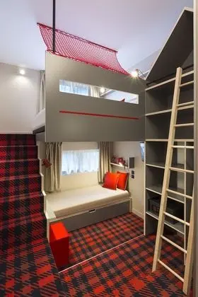 Üç Kişilik Oda