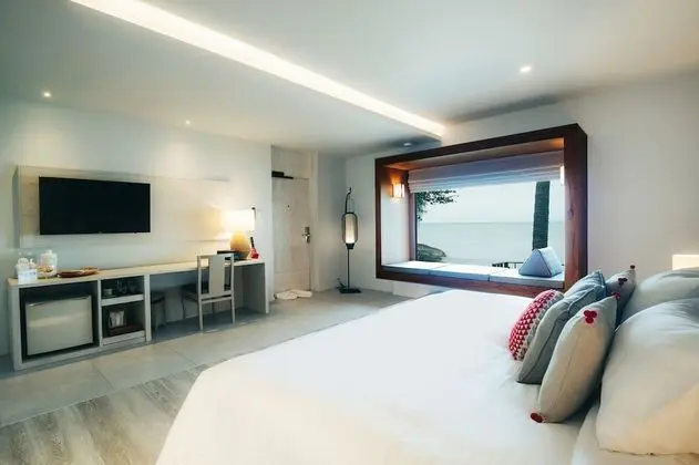 Premier Beachfront with Plunge Pool