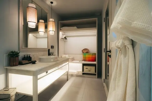 Premier Beachfront with Plunge Pool