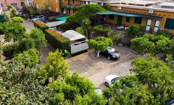 Comfort Üç Kişilik Oda, 1 Yatak Odası, Banyolu/Duşlu, Bahçe Manzaralı