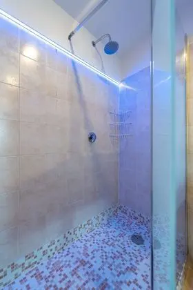 Comfort Üç Kişilik Oda, 1 Yatak Odası, Banyolu/Duşlu, Bahçe Manzaralı