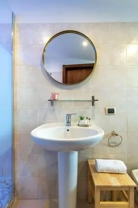 Comfort Üç Kişilik Oda, 1 Yatak Odası, Banyolu/Duşlu, Bahçe Manzaralı