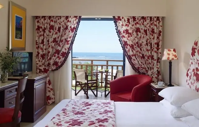Tek Büyük veya İki Ayrı Yataklı Oda, Deniz Manzaralı