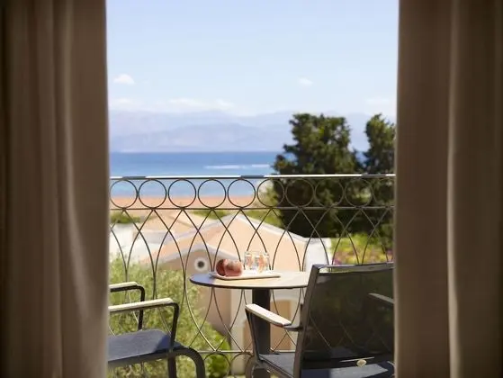 Tek Büyük veya İki Ayrı Yataklı Oda, Deniz Manzaralı