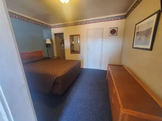 Basic Tek Büyük Yataklı Oda