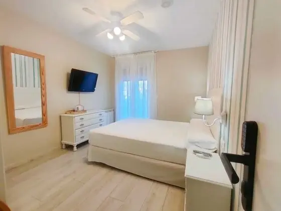 Comfort Tek Büyük Yataklı Oda