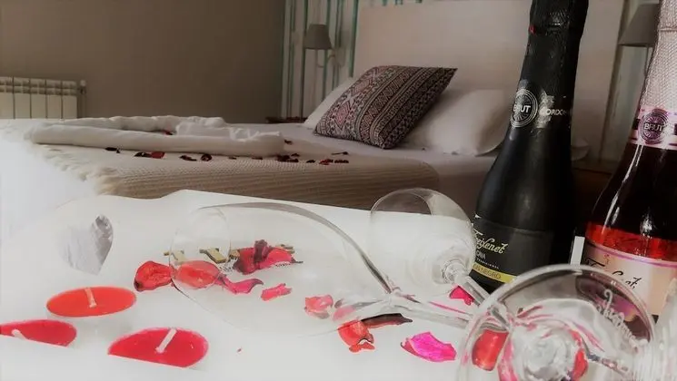 Romantic Tek Büyük Yataklı Oda