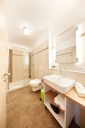 Tek Büyük Yataklı Oda, Balkon