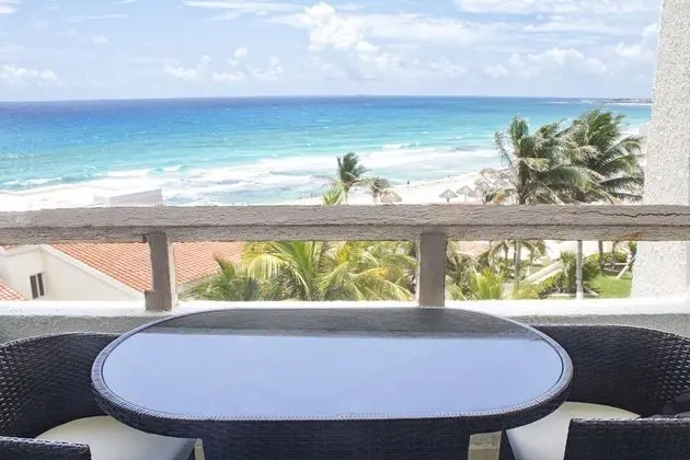 3603: Junior Suite, Multiple Beds, Sea View, Oceanfront