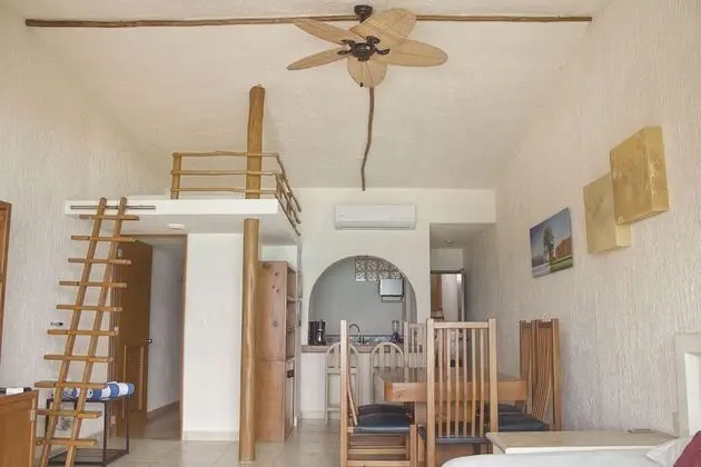 3811: Family Loft, 2 Double Beds, Sea View, Beachfront
