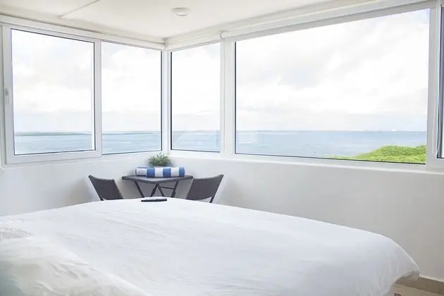 3911: Panoramic Suite, 1 King Bed, Lagoon View, Beachside