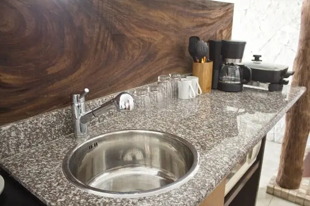 3911: Panoramic Suite, 1 King Bed, Lagoon View, Beachside