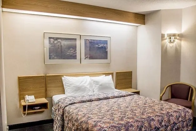 Oda, 1 Büyük (Queen) Boy Yatak, Engellilere Uygun, Sigara İçilmez