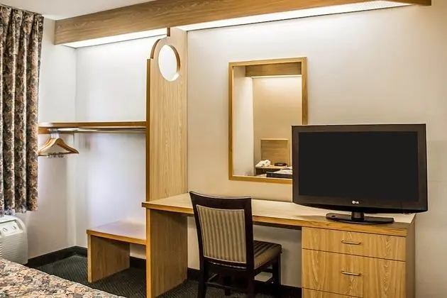 Oda, 1 Büyük (Queen) Boy Yatak, Engellilere Uygun, Sigara İçilmez