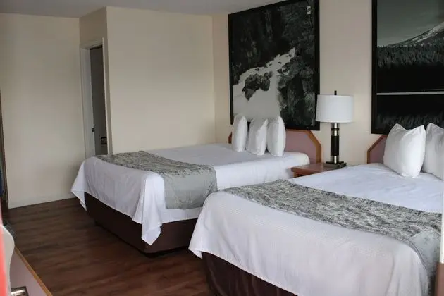 Oda, 2 Büyük (Queen) Boy Yatak, Sigara İçilmez