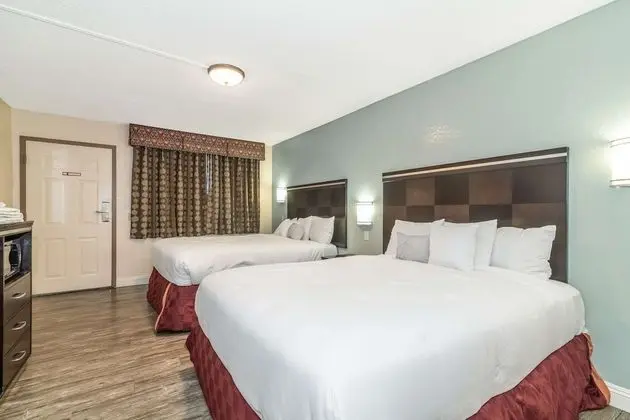 Oda, 2 Büyük (Queen) Boy Yatak, Sigara İçilmez, Küçük Mutfak