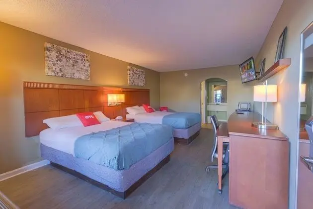 Oda, 2 Büyük (Queen) Boy Yatak