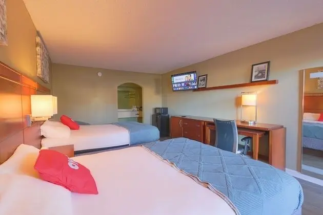 Oda, 2 Büyük (Queen) Boy Yatak