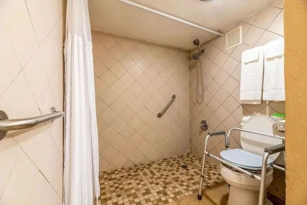 Oda, 2 Çift Kişilik Yatak, Engellilere Uygun, Sigara İçilmez