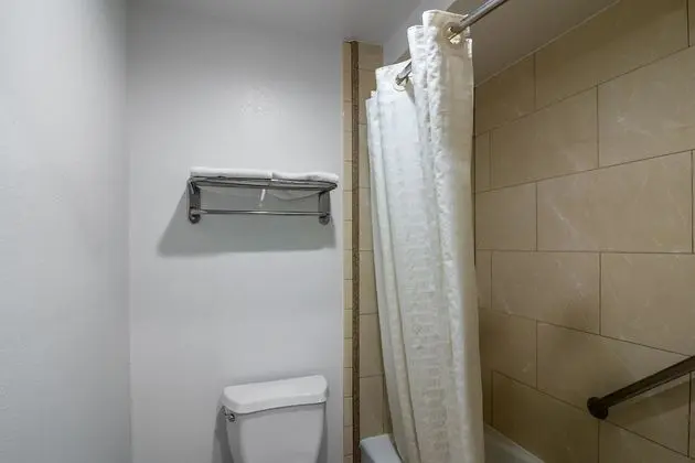 Standard Oda, 1 En Büyük (King) Boy Yatak, Sigara İçilebilir, Buzdolabı ve Mikrodalga