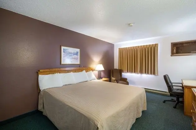 Oda, 1 Büyük (Queen) Boy Yatak, Engellilere Uygun, Sigara İçilmez