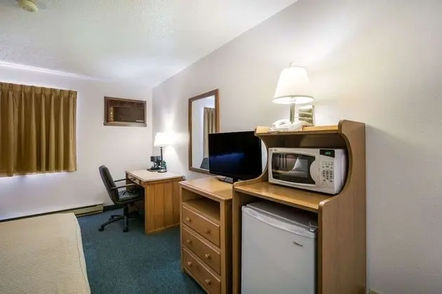 Oda, 1 Büyük (Queen) Boy Yatak, Engellilere Uygun, Sigara İçilmez