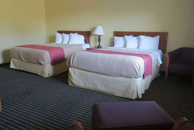 Oda, 2 Büyük (Queen) Boy Yatak, Engellilere Uygun, Sigara İçilmez (Bathtub with Grab Bars)