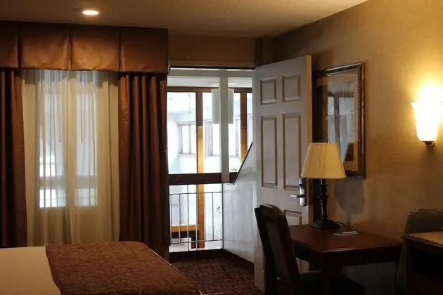 2 Queen Beds, Balcony, Nonsmoking